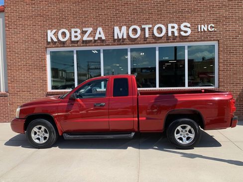 Used 2007 Dodge Dakota SLT RWD image 1