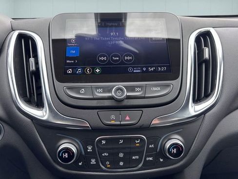 Used 2024 Chevrolet Equinox LT AWD/4WD image 21