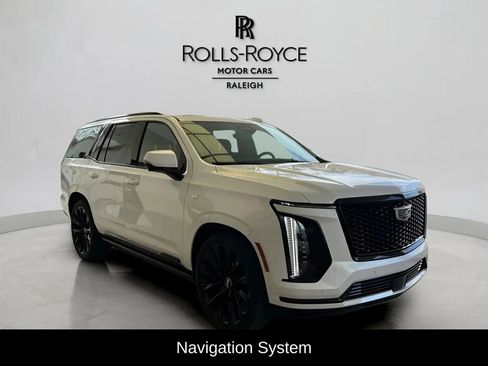 Used 2025 Cadillac Escalade Sport Platinum w/ LPO, ONYX Package image 3