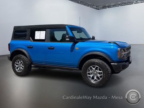 Used 2023 Ford Bronco Badlands image 2