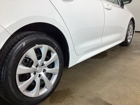 Used 2024 Toyota Corolla LE FWD image 9
