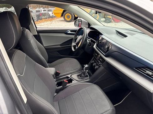 Used 2024 Volkswagen Taos SE image 14