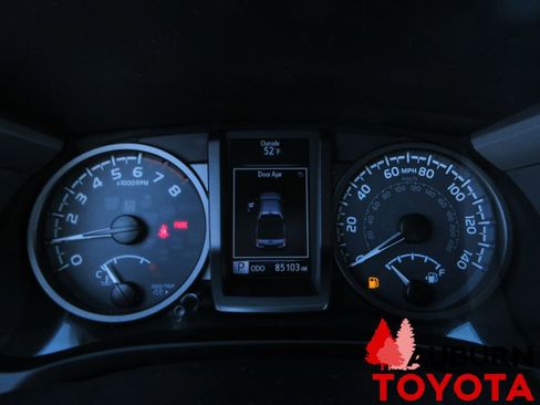 Certified 2016 Toyota Tacoma TRD Off-Road w/ Towing Package image 16