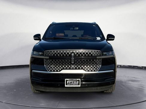 Used 2025 Lincoln Navigator Reserve AWD/4WD image 14