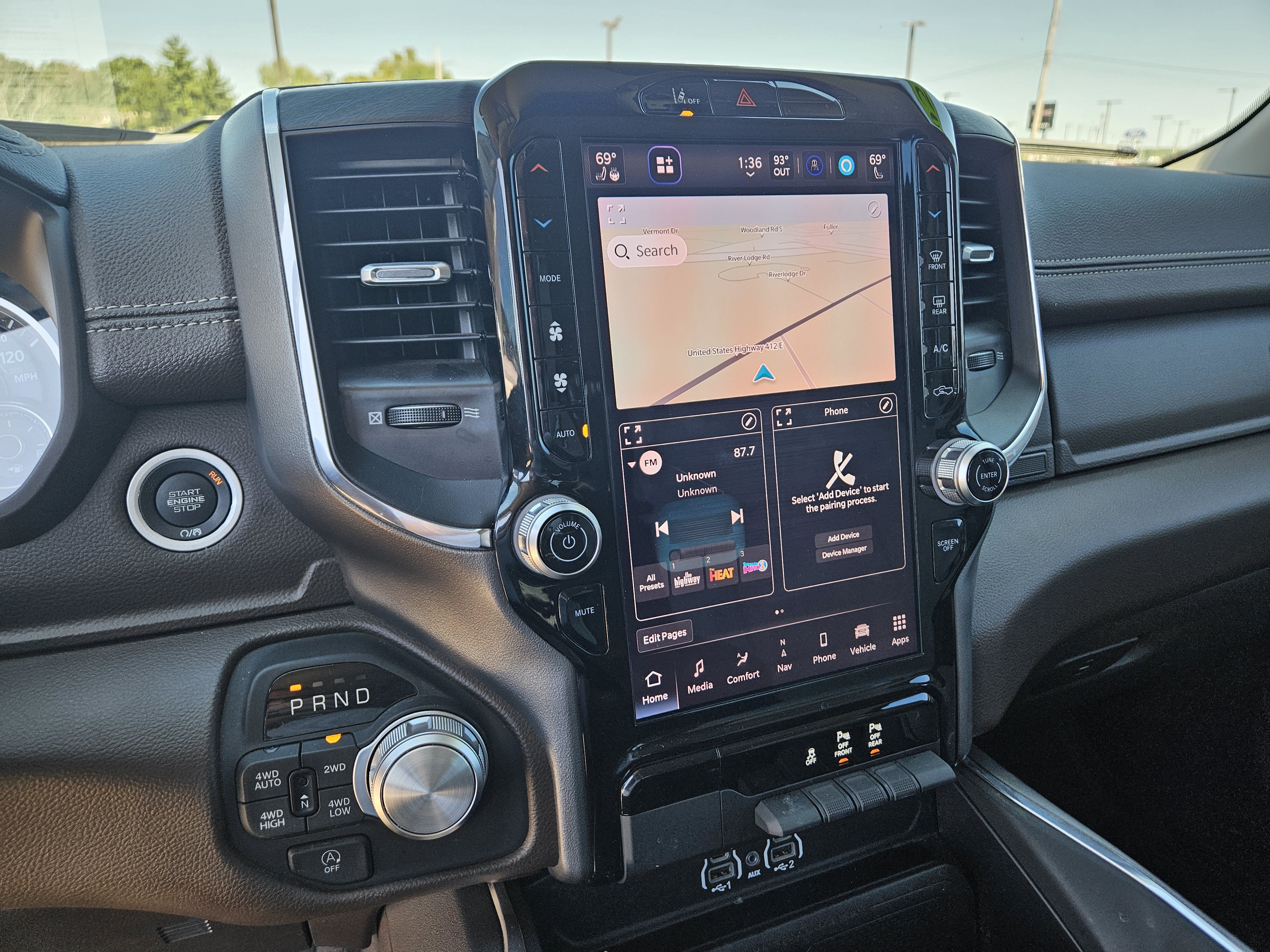 Used 2025 RAM 1500 Laramie AWD/4WD image 23