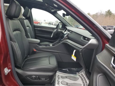 New 2025 Jeep Grand Cherokee Limited image 24