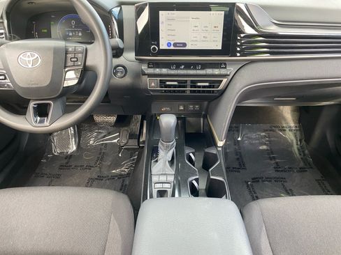 Used 2025 Toyota Camry LE FWD image 11