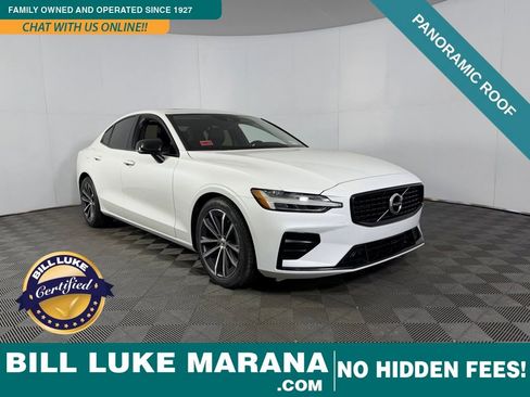 Used 2022 Volvo S60 B5 Momentum image 1
