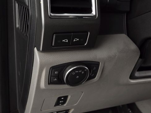 Used 2018 Ford F250 XLT w/ XLT Premium Package image 27