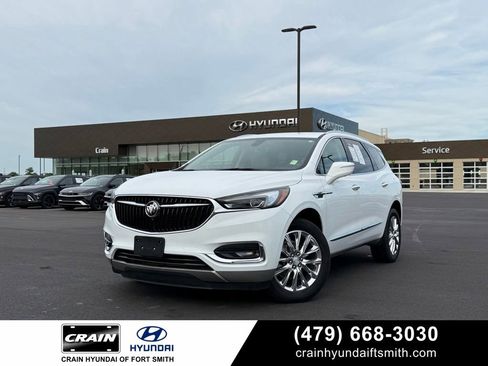 Used 2021 Buick Enclave Essence w/ Sound and Sites Package FWD image 1