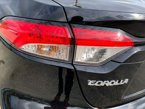 Used 2025 Toyota Corolla LE image 27