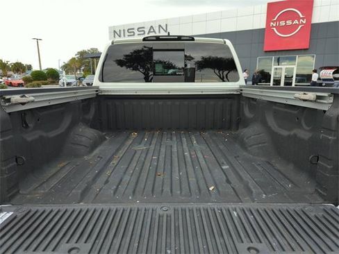 Certified 2023 Nissan Titan SV w/ SV Convenience Package image 15