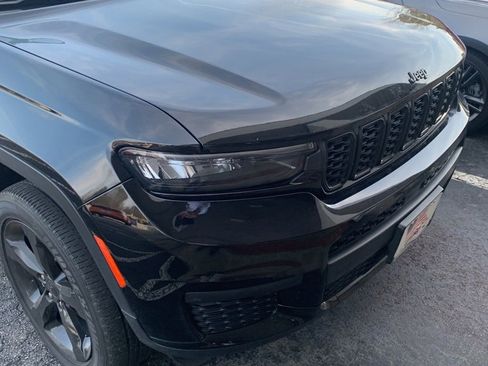 Used 2023 Jeep Grand Cherokee L Laredo image 7