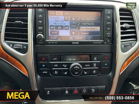 Used 2013 Jeep Grand Cherokee Overland w/ Advance Technology Group AWD/4WD image 18