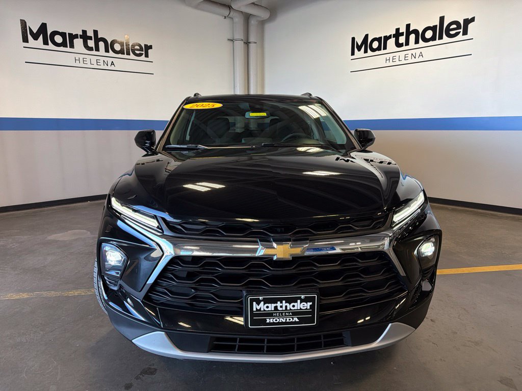 Used 2025 Chevrolet Blazer LT w/ Convenience Package AWD/4WD image 2