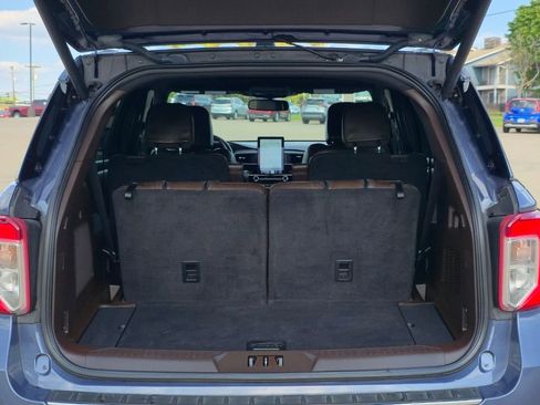 Used 2021 Ford Explorer King Ranch w/ Premium Technology Package RWD image 9