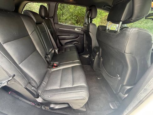 Used 2014 Jeep Grand Cherokee Laredo w/ All Weather Capability Group AWD/4WD image 14
