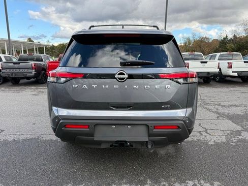 New 2025 Nissan Pathfinder SV image 6