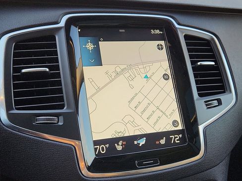 Used 2021 Volvo XC90 T6 Momentum w/ Climate Package image 14