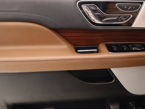 Certified 2023 Lincoln Navigator Reserve image 18