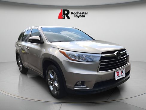 Used 2016 Toyota Highlander Limited Platinum AWD/4WD image 1