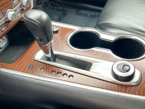 Used 2020 Nissan Pathfinder Platinum image 17