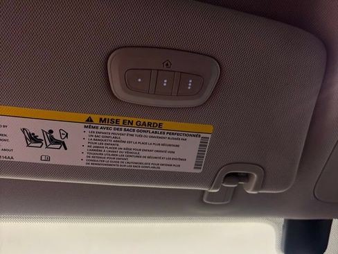 Used 2021 Chrysler Pacifica Touring FWD image 18