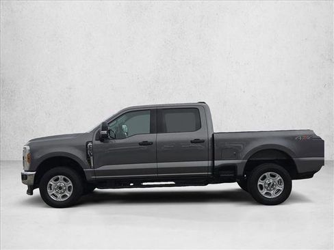 Used 2025 Ford F250 XLT image 8