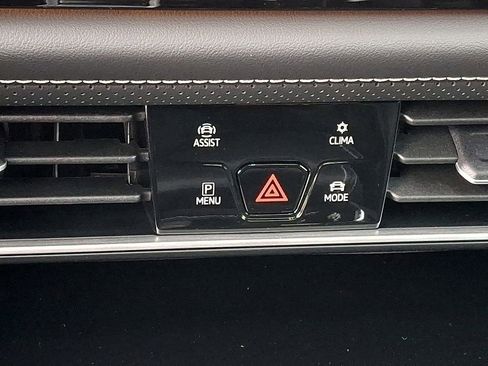 New 2026 Volkswagen Tiguan SE R-Line image 12