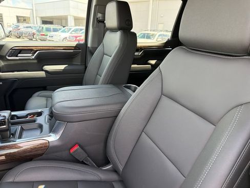 New 2026 GMC Sierra 1500 Elevation w/ Elevation Premium Package AWD/4WD image 19