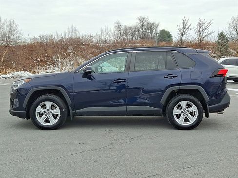Used 2020 Toyota RAV4 XLE image 6