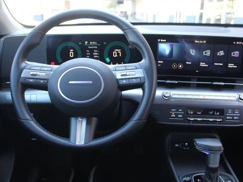Used 2025 Hyundai Kona SEL FWD image 24