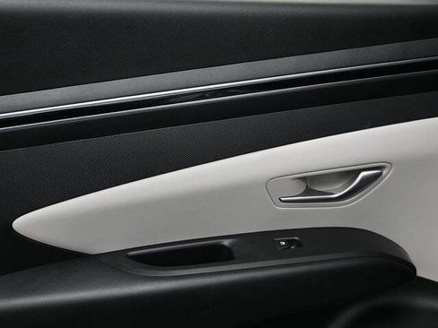 Used 2022 Hyundai Tucson SE image 15