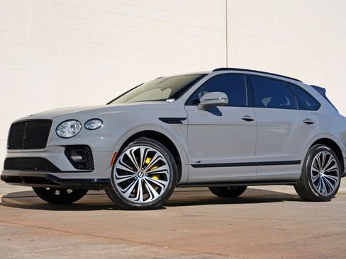 Used 2022 Bentley Bentayga AWD/4WD image 61