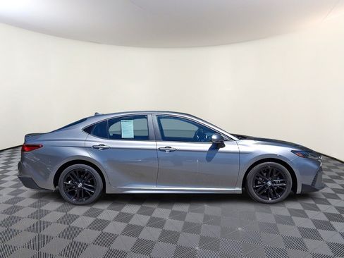 Used 2025 Toyota Camry SE FWD image 7