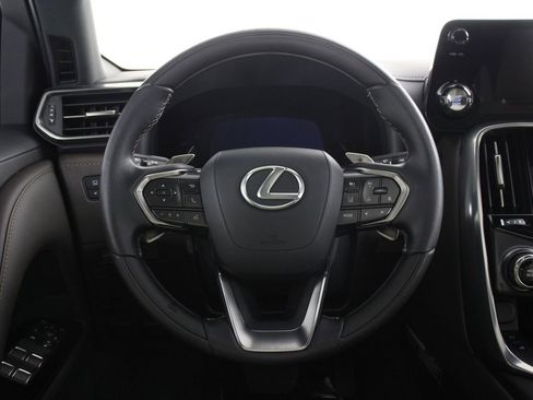 Used 2024 Lexus LX 600 4WD w/ Luxury Package image 8