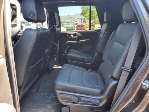 Used 2021 Chevrolet Tahoe Z71 w/ Z71 Signature Package AWD/4WD image 27