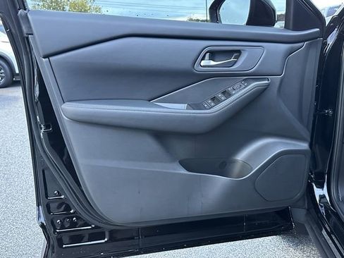 New 2026 Nissan Rogue SV FWD image 12