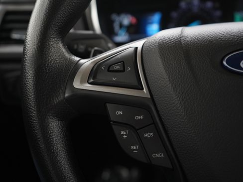 Used 2020 Ford Fusion SE image 23