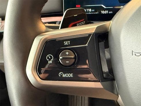 Used 2025 BMW 550e xDrive w/ Premium Package image 16