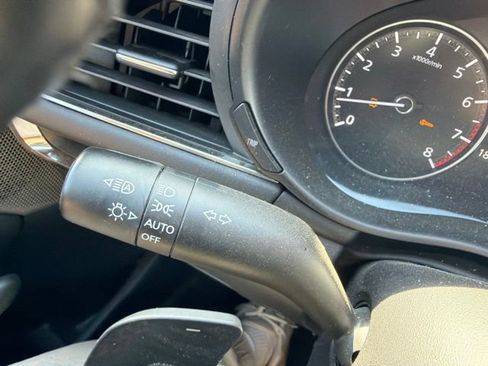 Used 2021 MAZDA MAZDA3 s FWD image 40