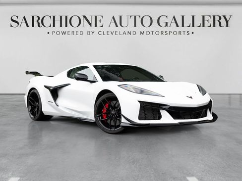 Used 2026 Chevrolet Corvette Z06 w/ Z07 Performance Package RWD image 8