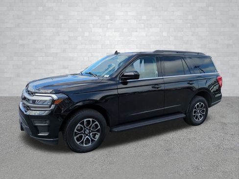 Certified 2024 Ford Expedition XLT image 10