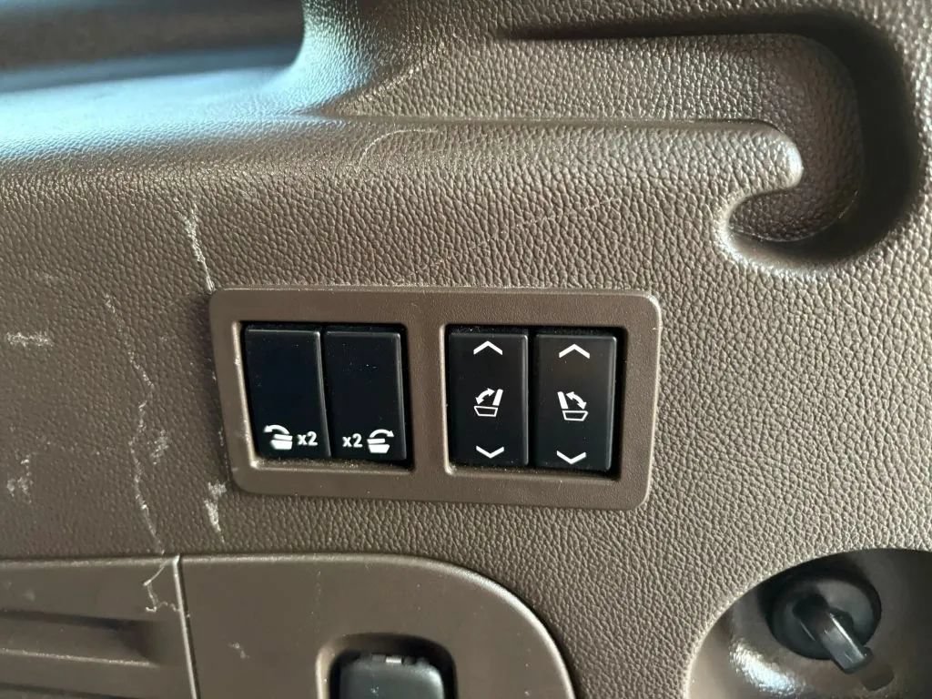 Used 2017 GMC Yukon XL Denali AWD/4WD image 14