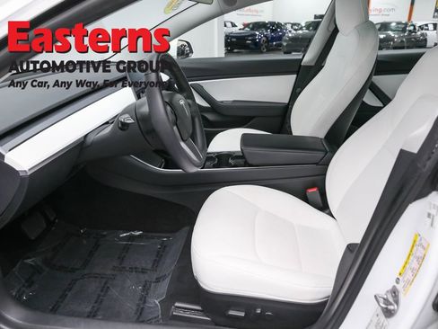 Used 2020 Tesla Model 3 Standard Range Plus image 14