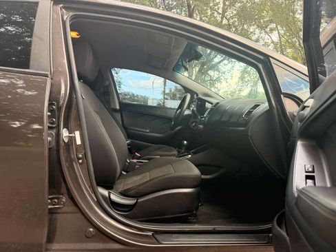 Used 2018 Kia Forte LX FWD image 12