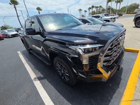 Used 2025 Toyota Tundra Platinum AWD/4WD image 2