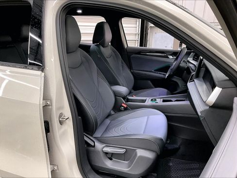 New 2026 Volkswagen Tiguan SE R-Line AWD/4WD image 12