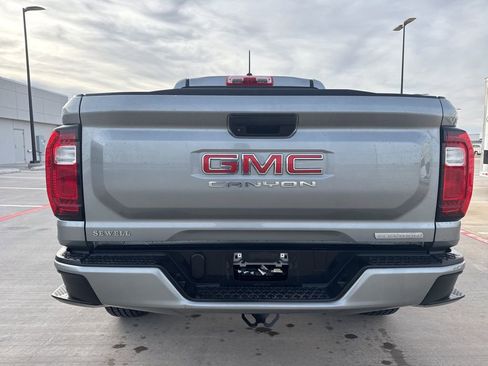 Used 2024 GMC Canyon Elevation image 4