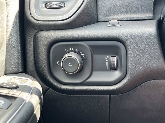 New 2024 RAM 3500 Tradesman AWD/4WD image 31